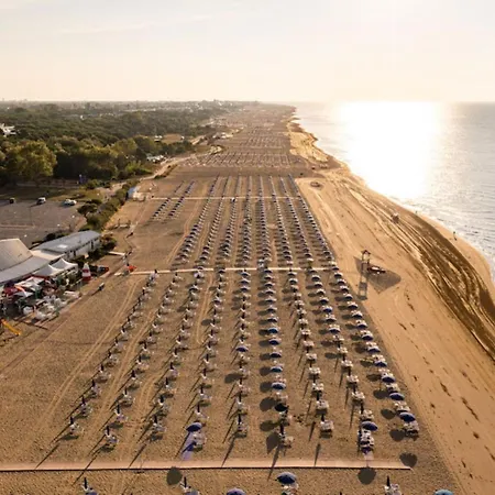 Adorable Flat 250 M From The Bibione