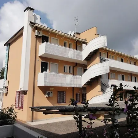Adorable Flat 250 M From The Lejlighed Bibione